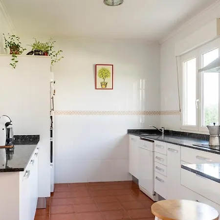 Дом отдыха Bright In With Garden And Barbecue
