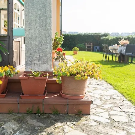 Bright In With Garden And Barbecue * Льенкрес